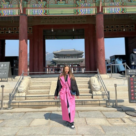 Victoria Waldrip enjoying her life in South Korea, Gyeongbokgung. 